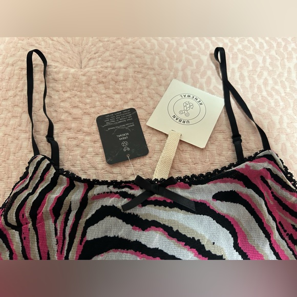 NWT Urban Renewal fitted slip dress with full lining. Pink/Rose Size M - Picture 4 of 4